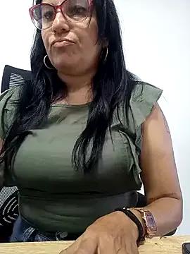 Nadia_samiri from StripChat is Freechat