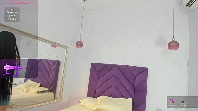 Nahomycarterr from StripChat is Freechat