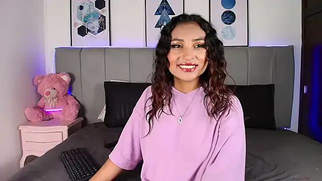 Naiaa_Cruz from StripChat is Freechat