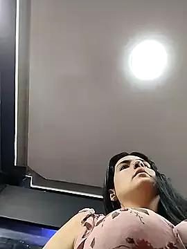 Naiara_Love from StripChat is Freechat