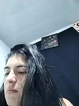 Naiara_Love from StripChat is Freechat