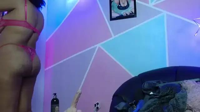 naomi_campbel_ from StripChat is Freechat