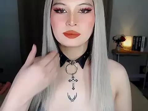 NaomiSmall from StripChat is Freechat