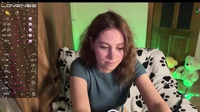 Natural_babe666 from StripChat