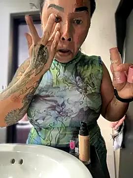 Natural_BIGASS_Nina from StripChat is Freechat