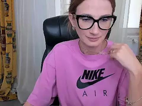 NaughtyWifey1 from StripChat is Freechat