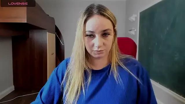Nennilovely from StripChat