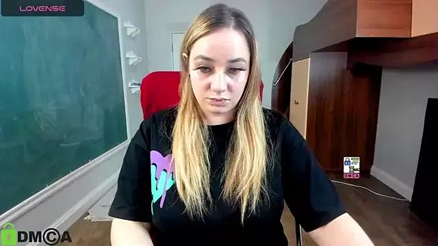 Nennilovely from StripChat