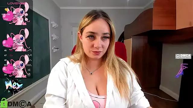 Nennilovely from StripChat