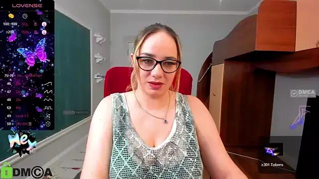 Nennilovely from StripChat