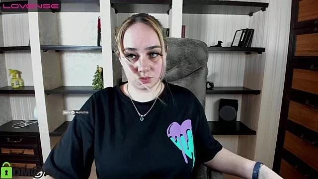 Nennilovely from StripChat