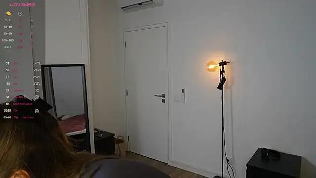 NeonyMuse from StripChat is Freechat