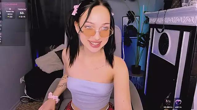 Nicki_LoveX from StripChat is Freechat