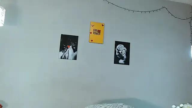 nicole_mayer01 from StripChat is Freechat