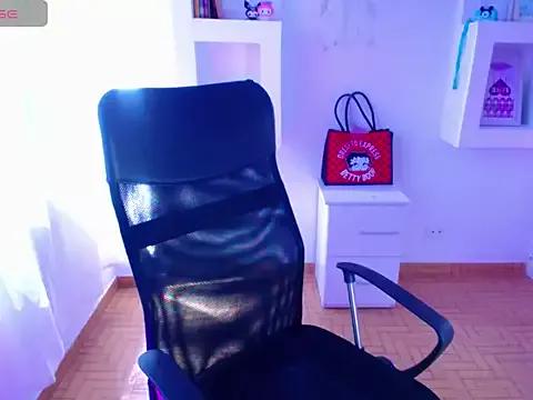 Nicole_Samm from StripChat is Freechat