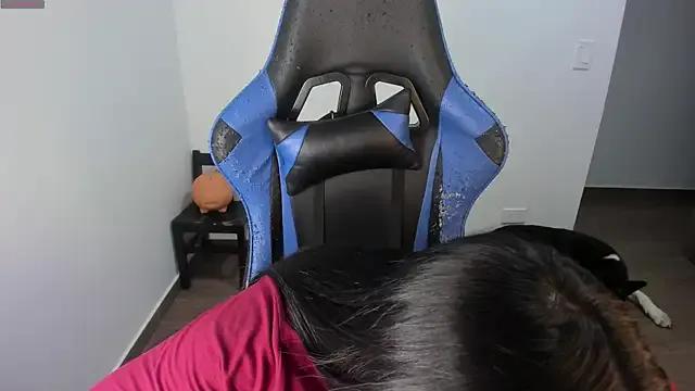 Nicole_Ss from StripChat is Freechat