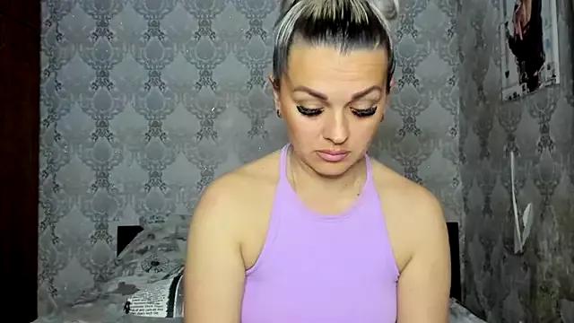 NicoletMoore from StripChat is Freechat