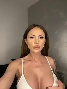NicollleDiamondd from StripChat is Freechat