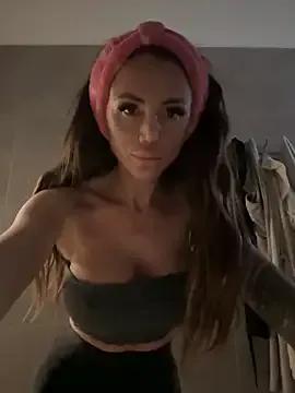 NicollleDiamondd from StripChat is Freechat