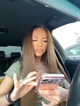 NicollleDiamondd from StripChat is Freechat