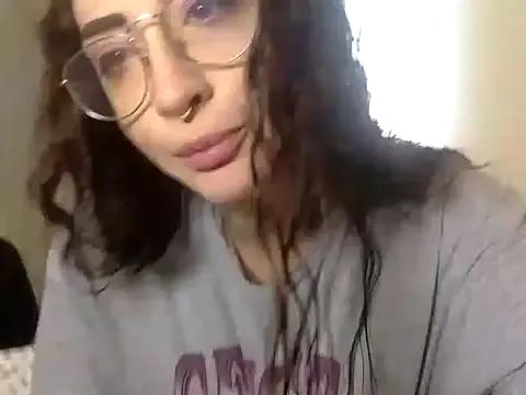 nika_fendi from StripChat is Freechat