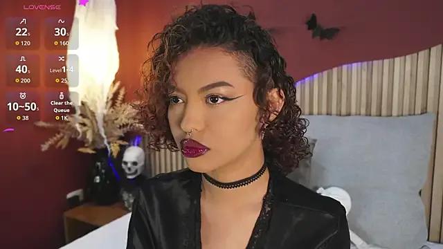 Nina_Kinky from StripChat is Freechat