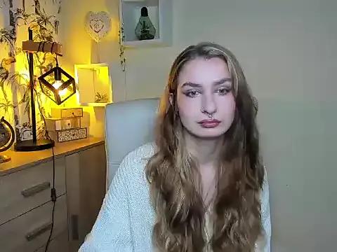 NinaBlond1 from StripChat