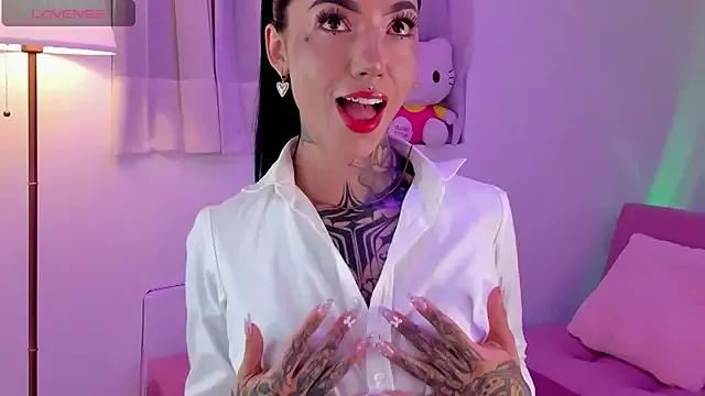NinaVall from StripChat