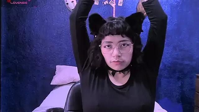 NinaYellow from StripChat