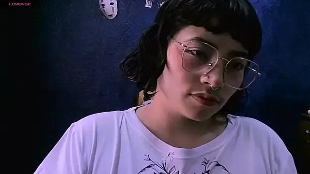 NinaYellow from StripChat