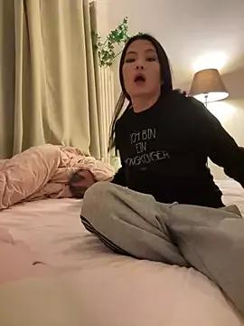 Ninazhang from StripChat