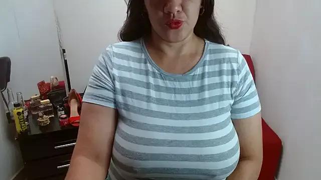 niniplayass from StripChat