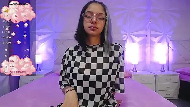 Nixxhh from StripChat is Freechat