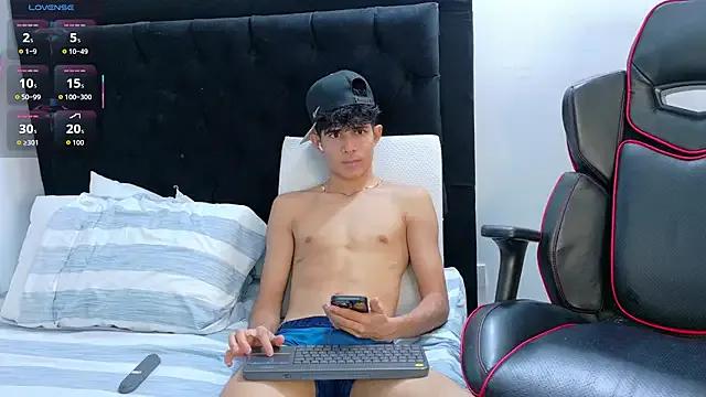 Noah-Garcia from StripChat is Freechat