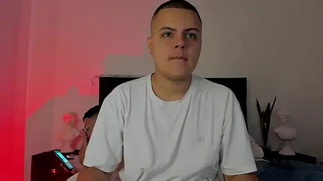 NoahLux from StripChat is Freechat