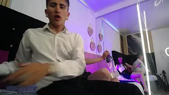 oblivionlove from StripChat is Freechat