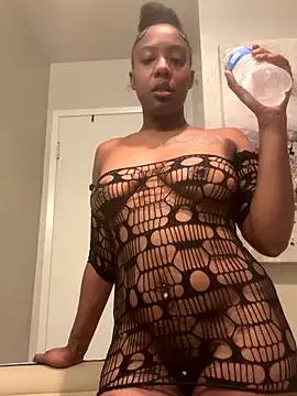 ObsessedWLyla from StripChat