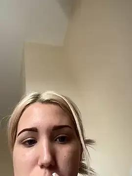 OliviaMaeBabe from StripChat is Freechat