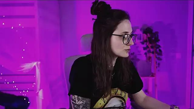 OliviaMcClean from StripChat is Freechat