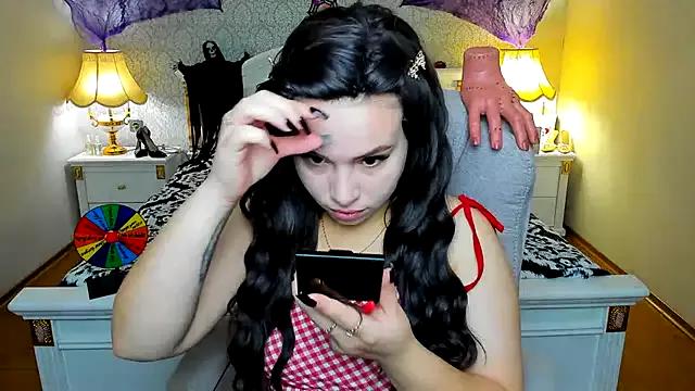 OmniaSher from StripChat is Freechat