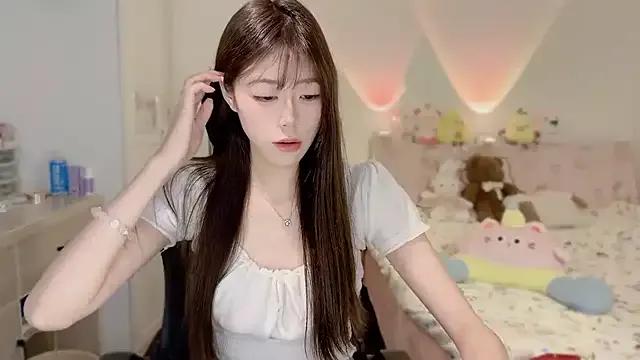 Onecutelittle from StripChat is Freechat