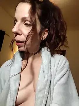 OnnaaH from StripChat