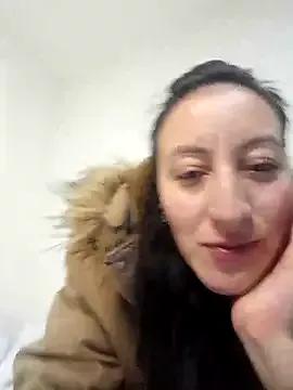 Oriana111 from StripChat is Freechat