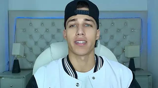 orionblaze69_ from StripChat is Freechat