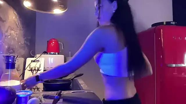 Orlinah from StripChat is Freechat