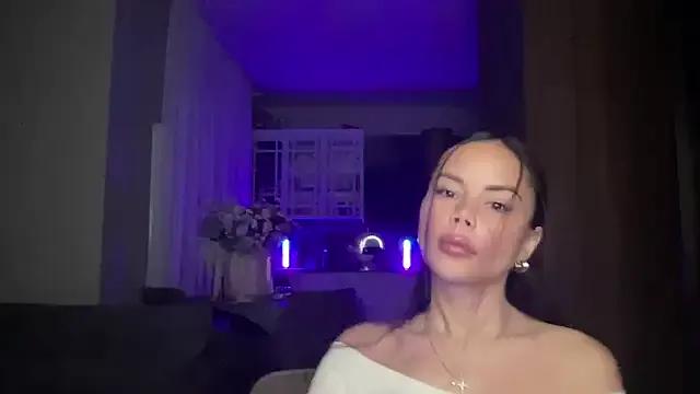 Orlinah from StripChat is Freechat