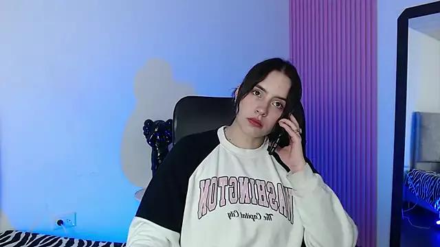Paris_bby from StripChat is Freechat