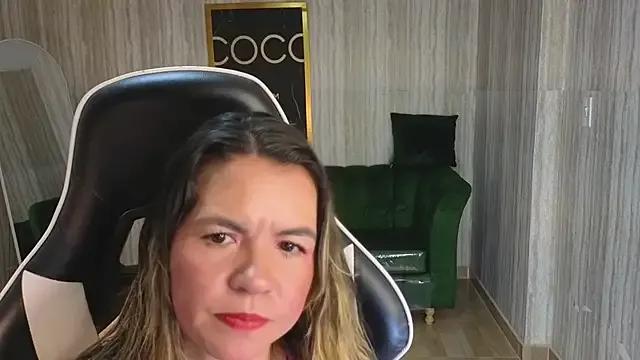 paula_lorens_t1_ from StripChat is Freechat