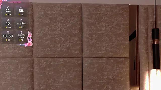 Penelope-Cross from StripChat is Freechat