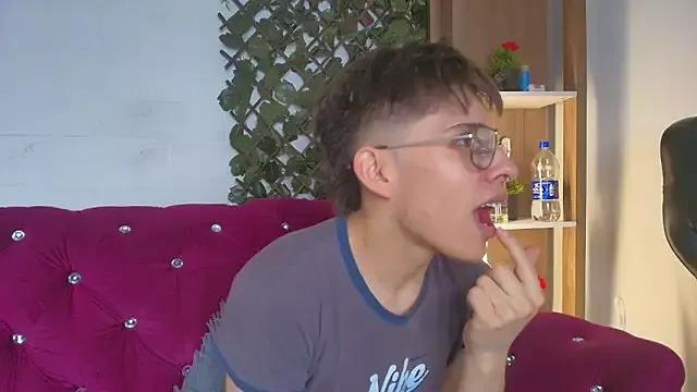 PepperTwink from StripChat is Freechat